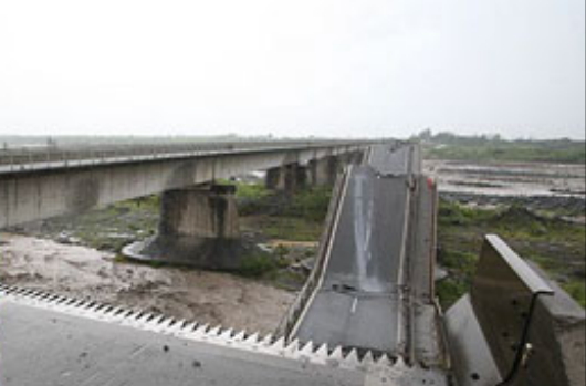pont1.jpg (93402 octets)