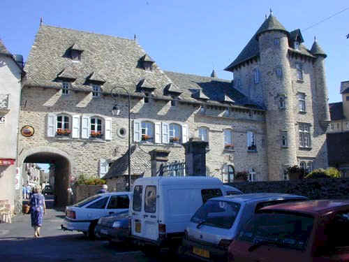 montsalvy2.jpg (26617 octets)